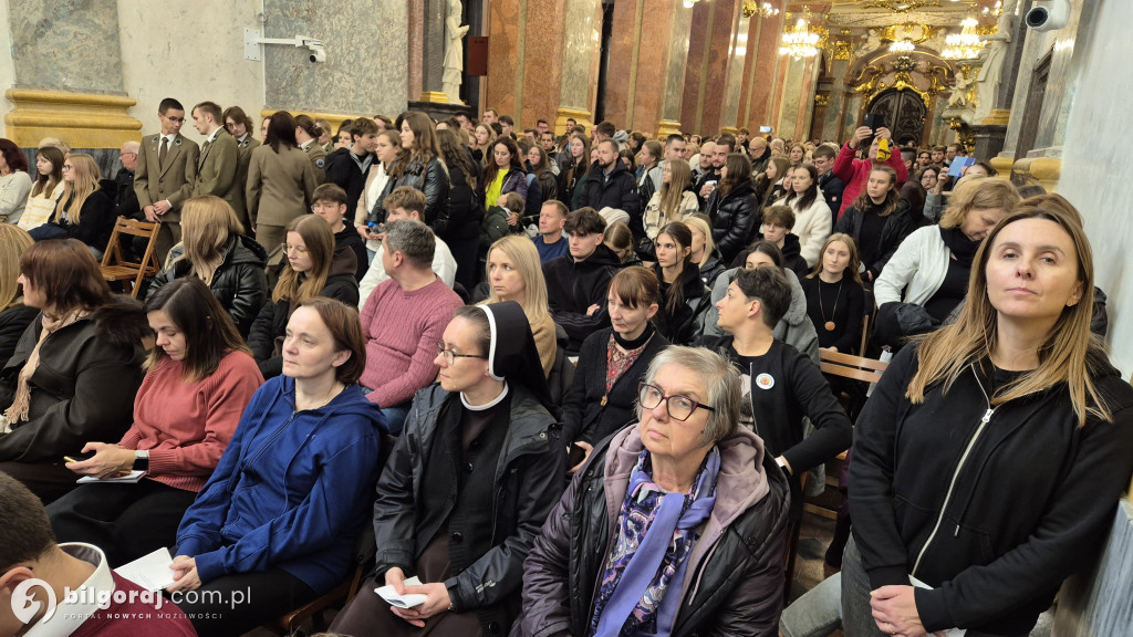 Maryja - Matka nadziei: Maturzyści z Biłgoraja i regionu na Jasnej Górze