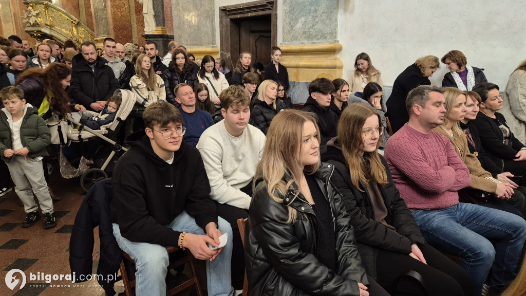 Maryja - Matka nadziei: Maturzyści z Biłgoraja i regionu na Jasnej Górze