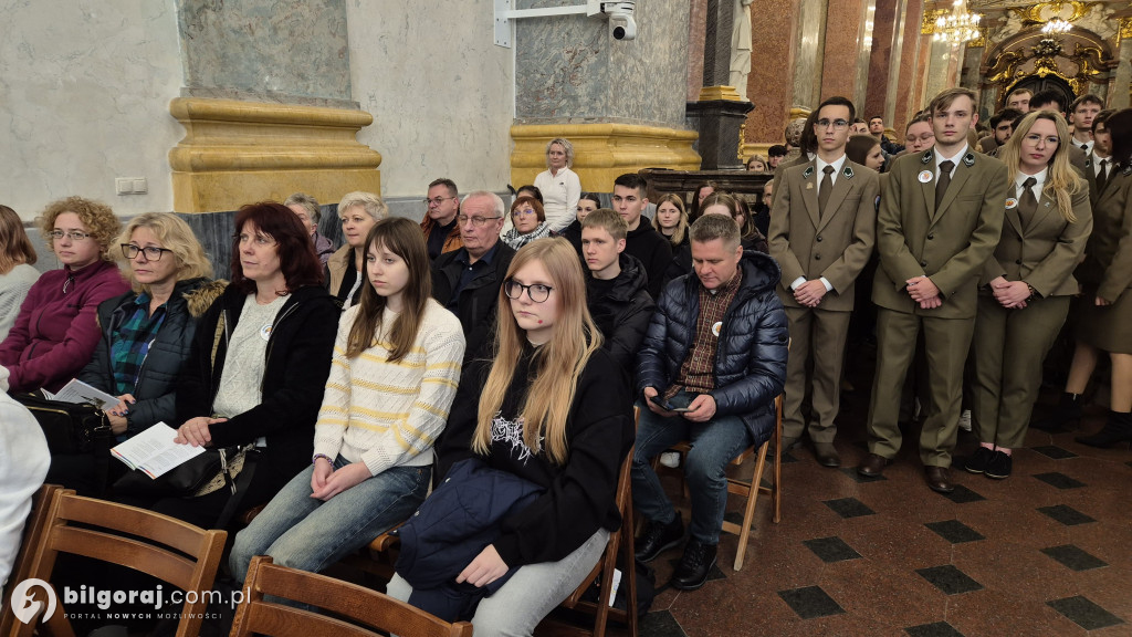 Maryja - Matka nadziei: Maturzyści z Biłgoraja i regionu na Jasnej Górze
