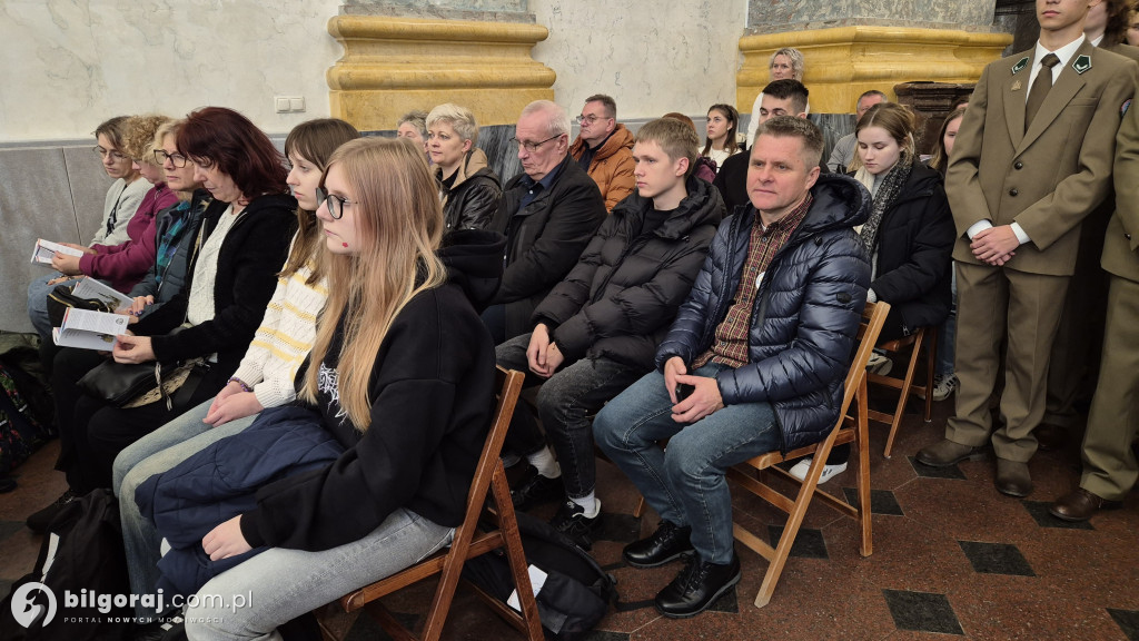Maryja - Matka nadziei: Maturzyści z Biłgoraja i regionu na Jasnej Górze