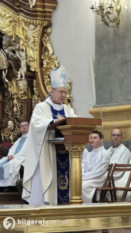 Maryja - Matka nadziei: Maturzyści z Biłgoraja i regionu na Jasnej Górze