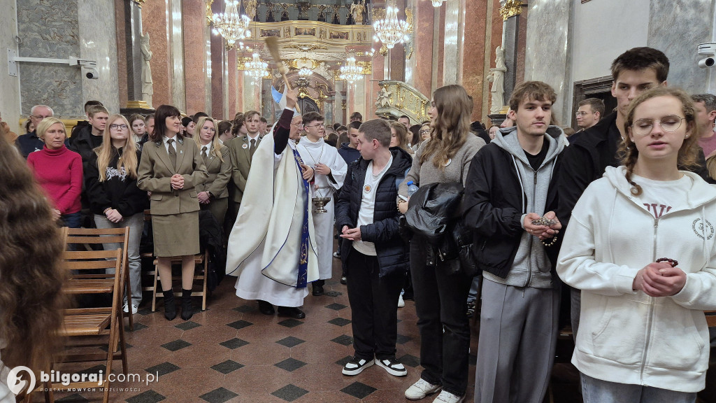Maryja - Matka nadziei: Maturzyści z Biłgoraja i regionu na Jasnej Górze