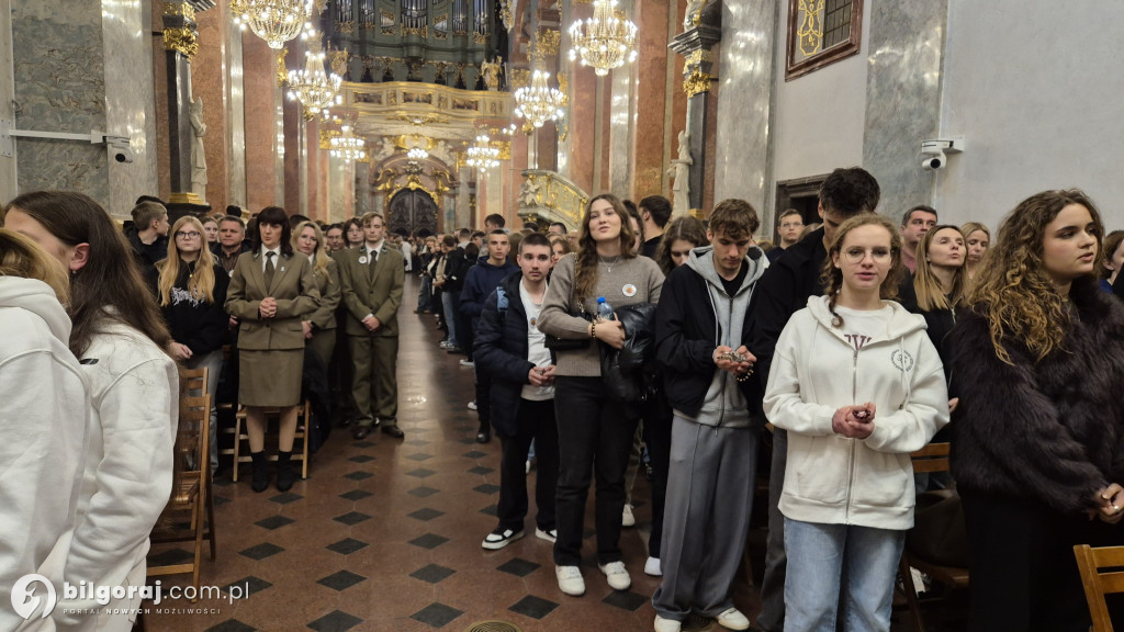 Maryja - Matka nadziei: Maturzyści z Biłgoraja i regionu na Jasnej Górze
