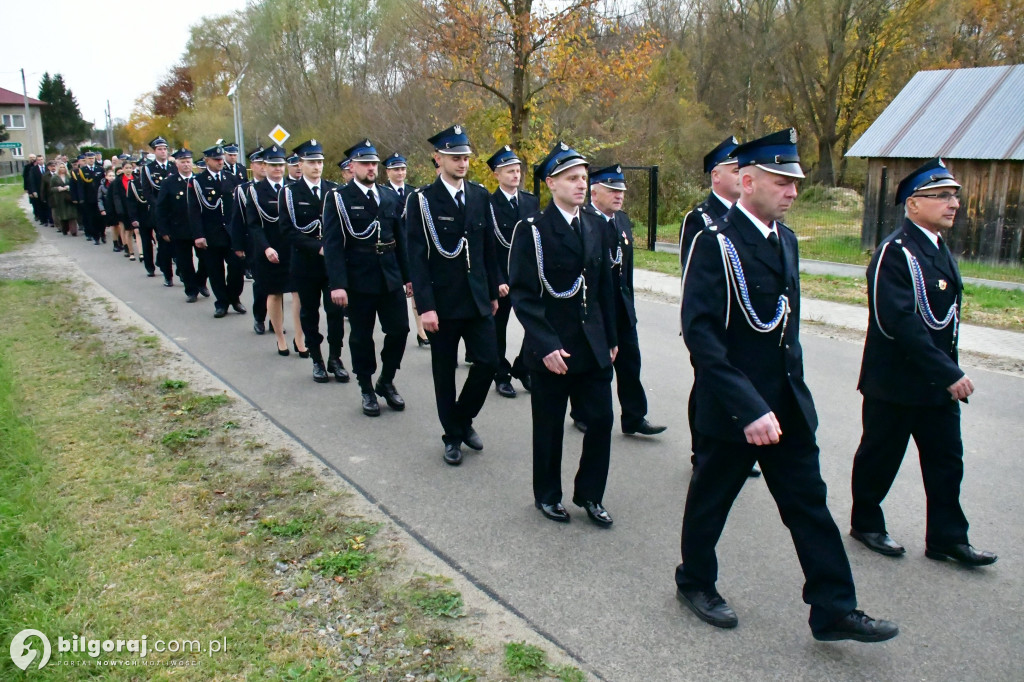 Jest radość w OSP Pisklaki. Jednostka ma nowy bojowy wóz