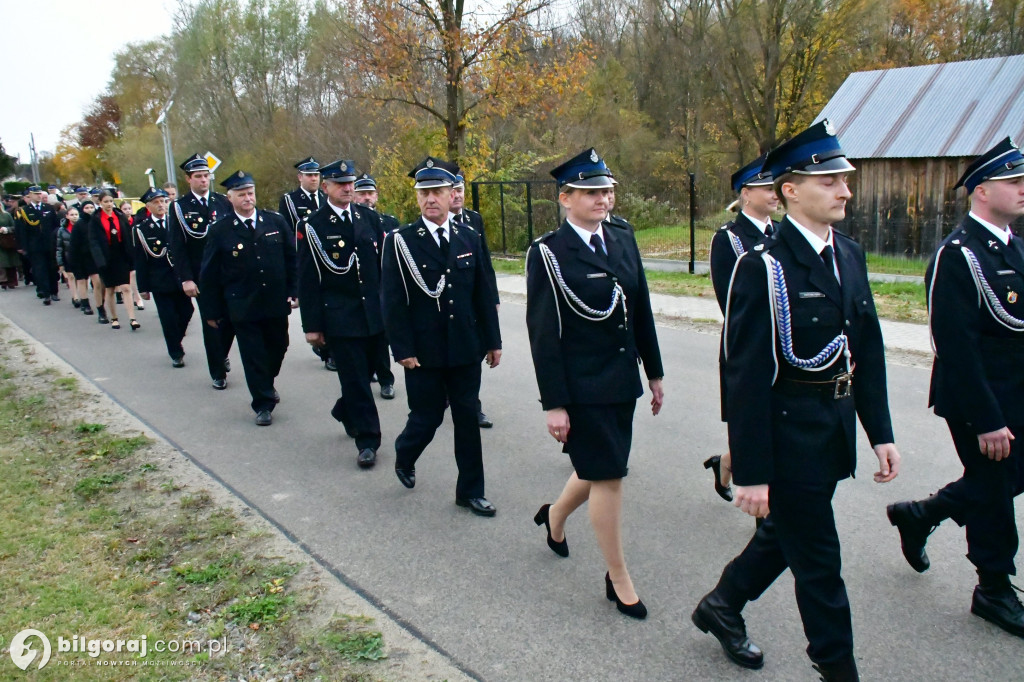 Jest radość w OSP Pisklaki. Jednostka ma nowy bojowy wóz