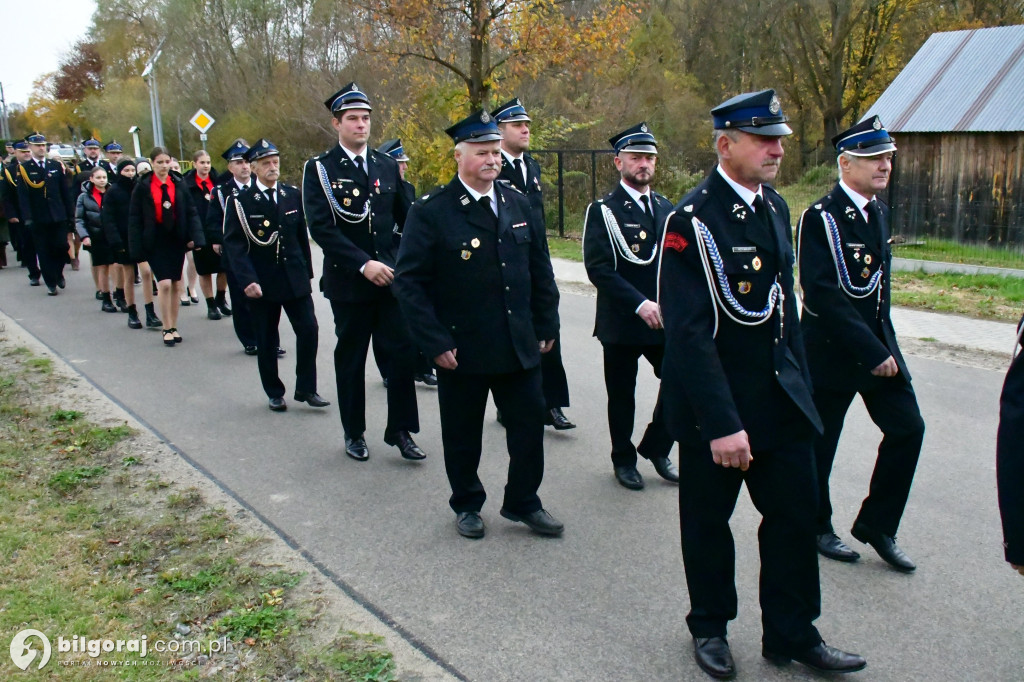 Jest radość w OSP Pisklaki. Jednostka ma nowy bojowy wóz