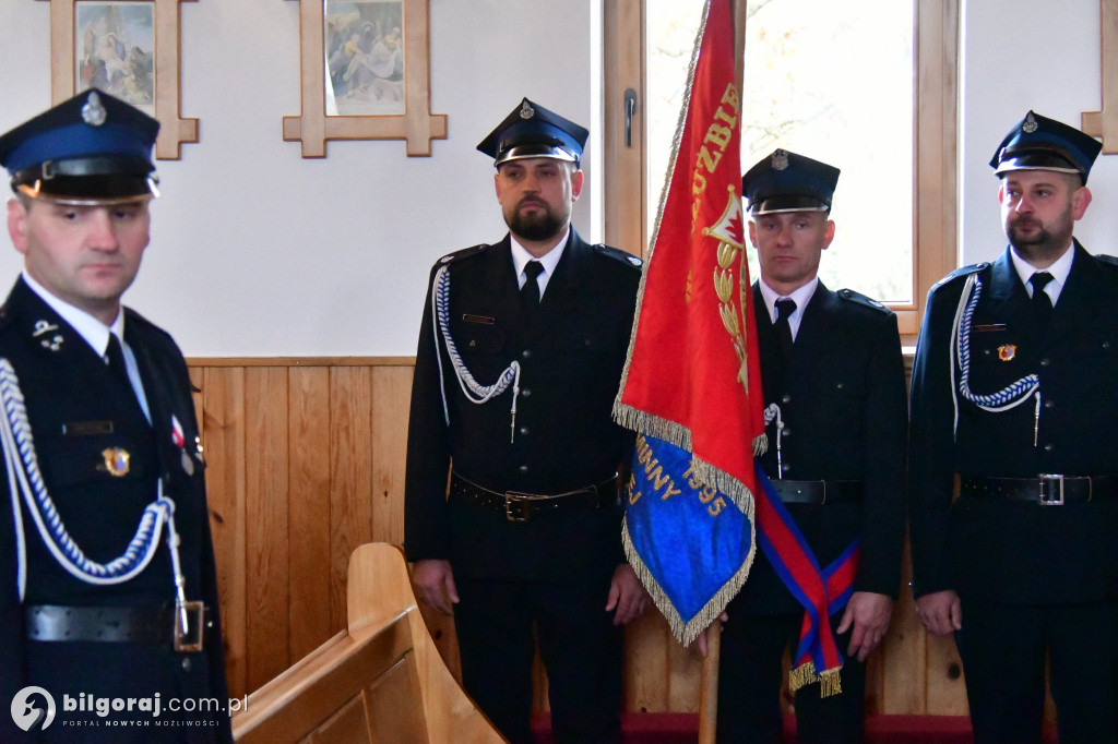 Jest radość w OSP Pisklaki. Jednostka ma nowy bojowy wóz