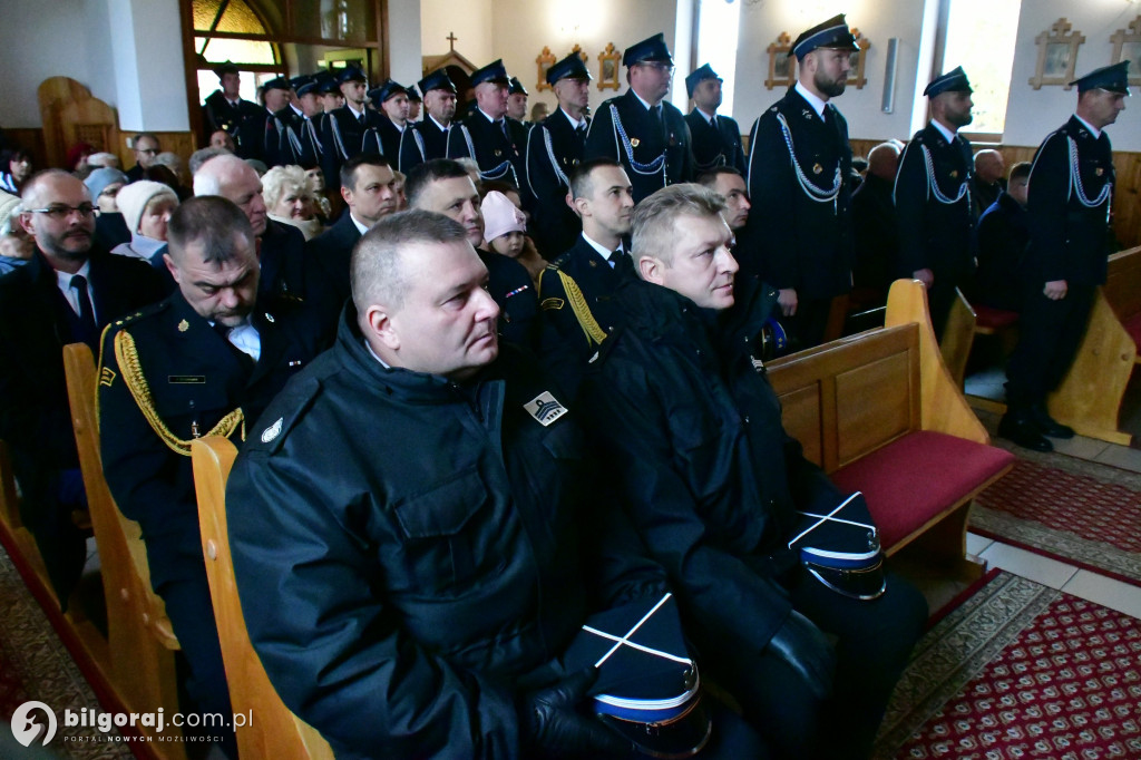 Jest radość w OSP Pisklaki. Jednostka ma nowy bojowy wóz