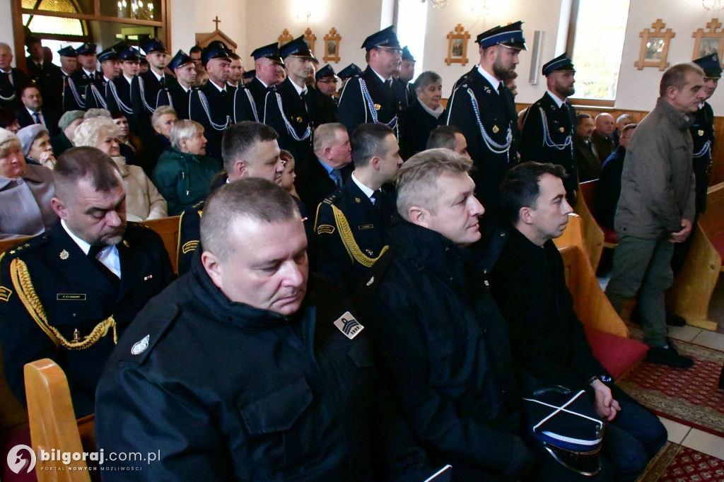 Jest radość w OSP Pisklaki. Jednostka ma nowy bojowy wóz