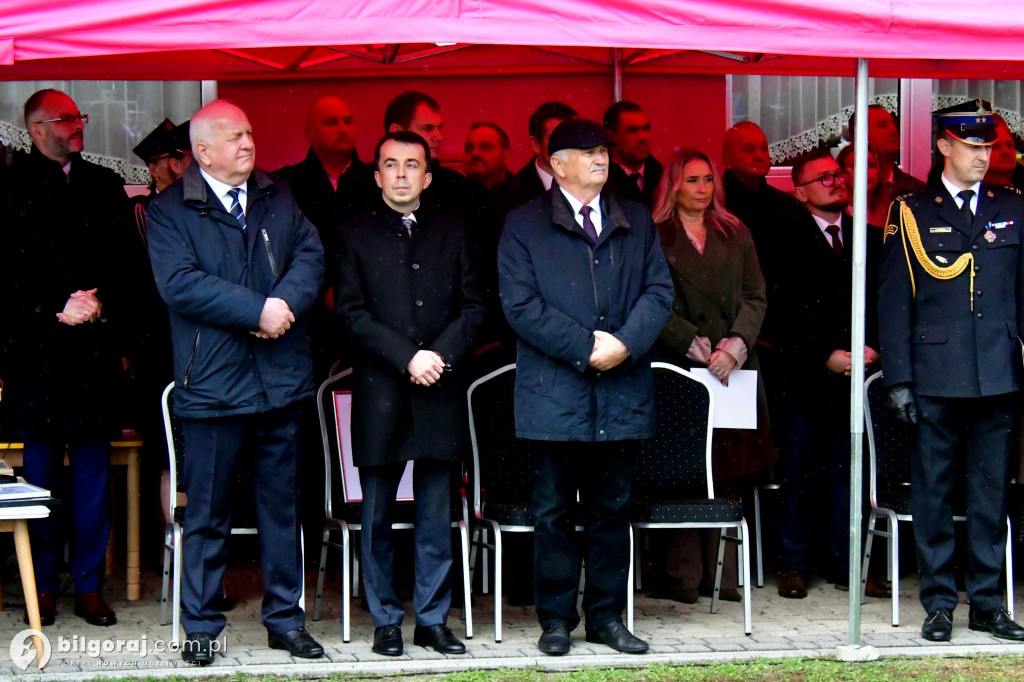 Jest radość w OSP Pisklaki. Jednostka ma nowy bojowy wóz