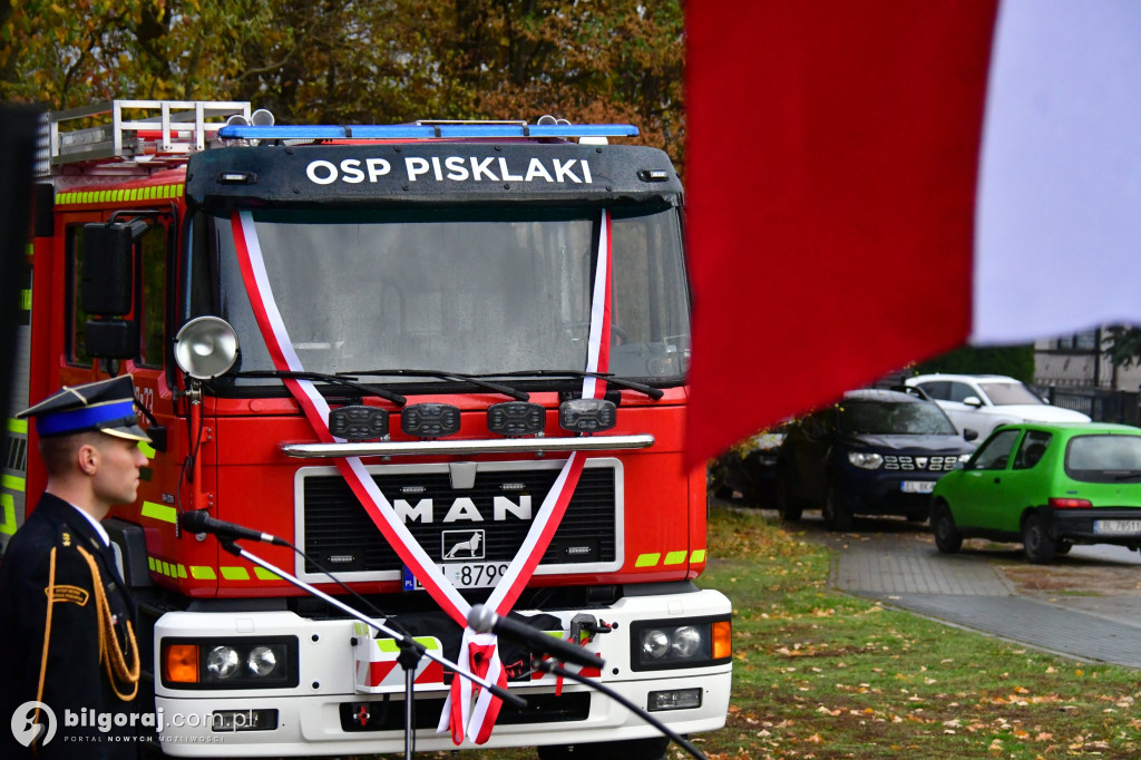 Jest radość w OSP Pisklaki. Jednostka ma nowy bojowy wóz