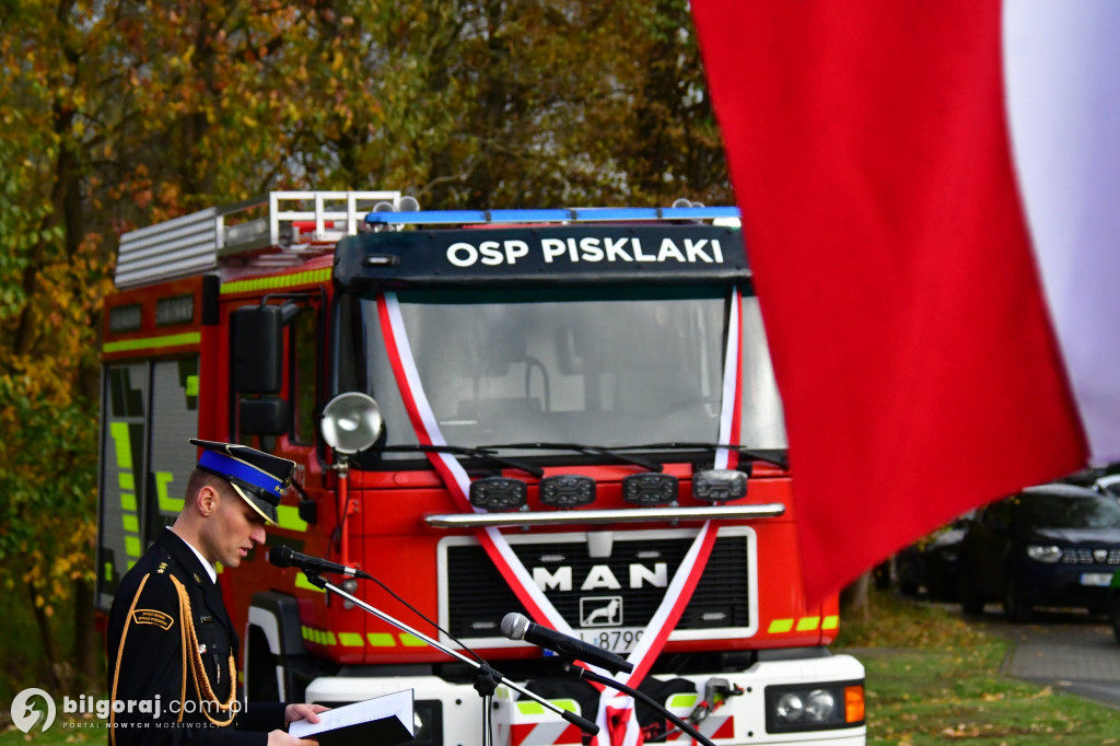 Jest radość w OSP Pisklaki. Jednostka ma nowy bojowy wóz