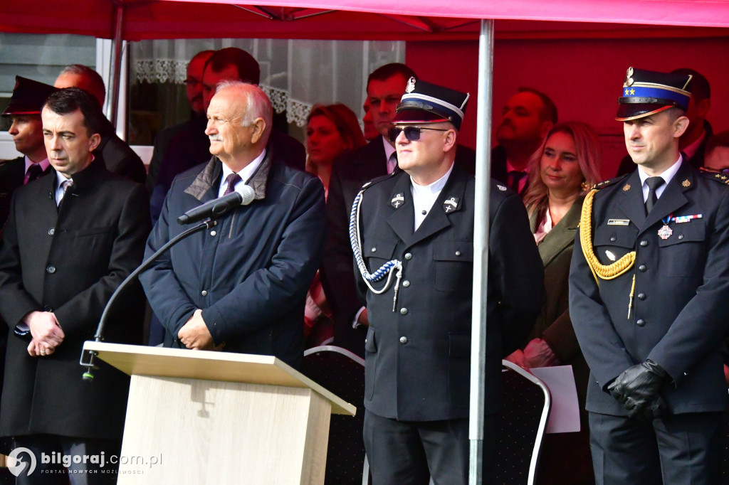Jest radość w OSP Pisklaki. Jednostka ma nowy bojowy wóz