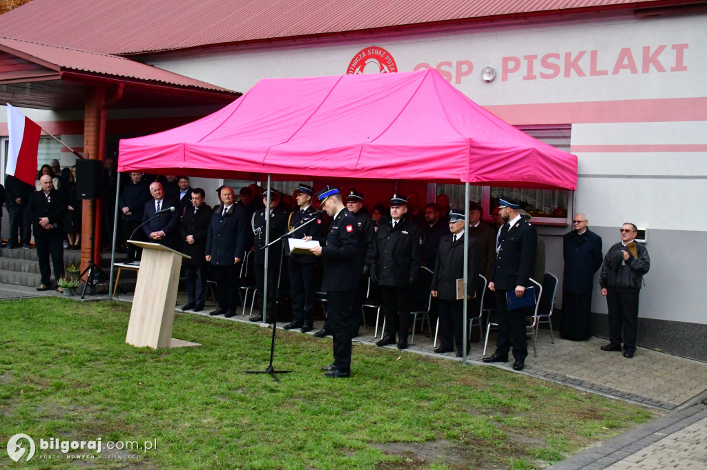 Jest radość w OSP Pisklaki. Jednostka ma nowy bojowy wóz