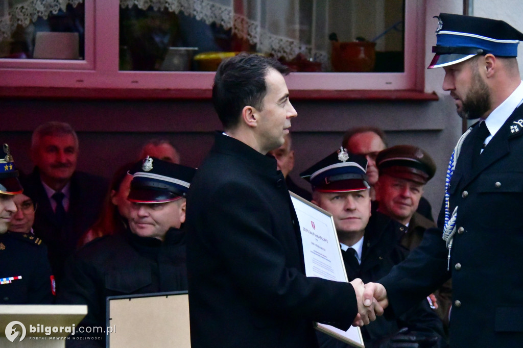 Jest radość w OSP Pisklaki. Jednostka ma nowy bojowy wóz
