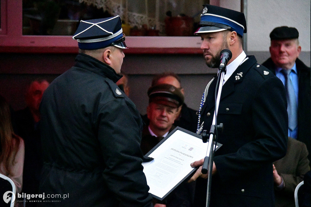 Jest radość w OSP Pisklaki. Jednostka ma nowy bojowy wóz