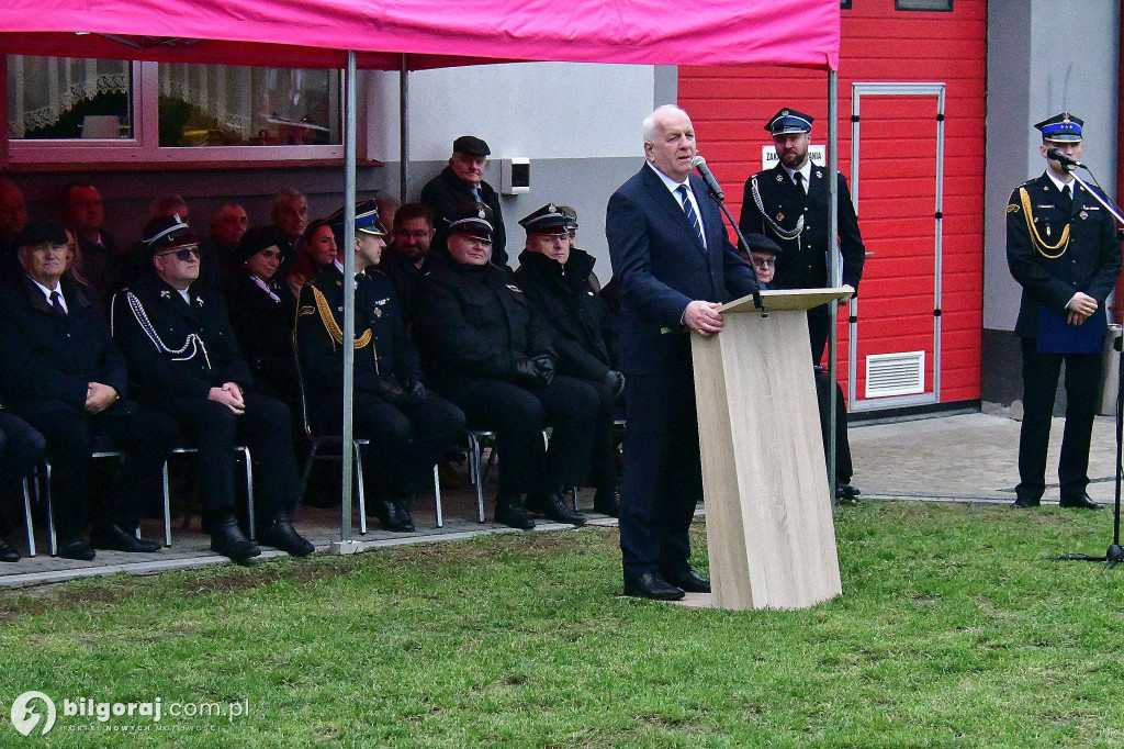 Jest radość w OSP Pisklaki. Jednostka ma nowy bojowy wóz