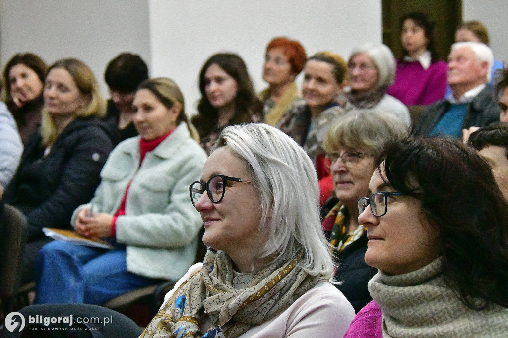 Aktorka uczyła czytać publicznie Pismo Święte