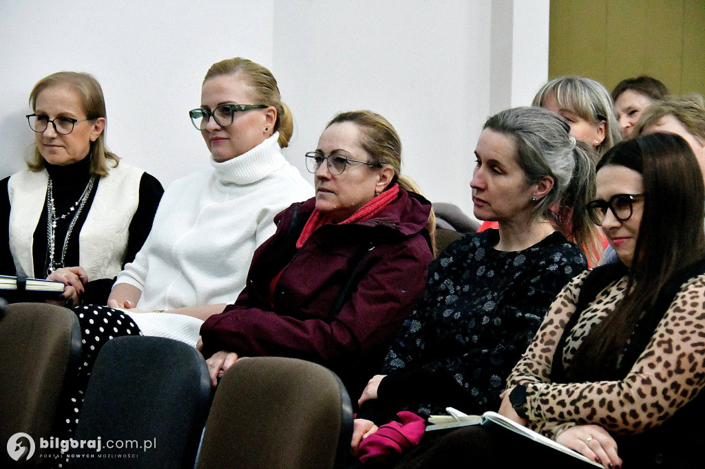 Aktorka uczyła czytać publicznie Pismo Święte