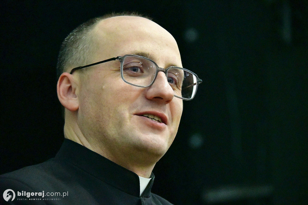 Aktorka uczyła czytać publicznie Pismo Święte