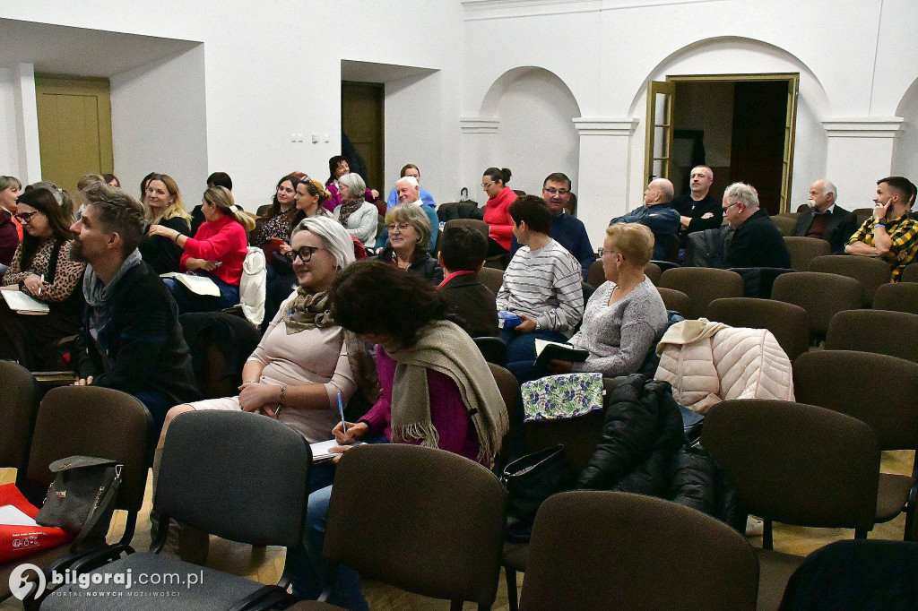 Aktorka uczyła czytać publicznie Pismo Święte