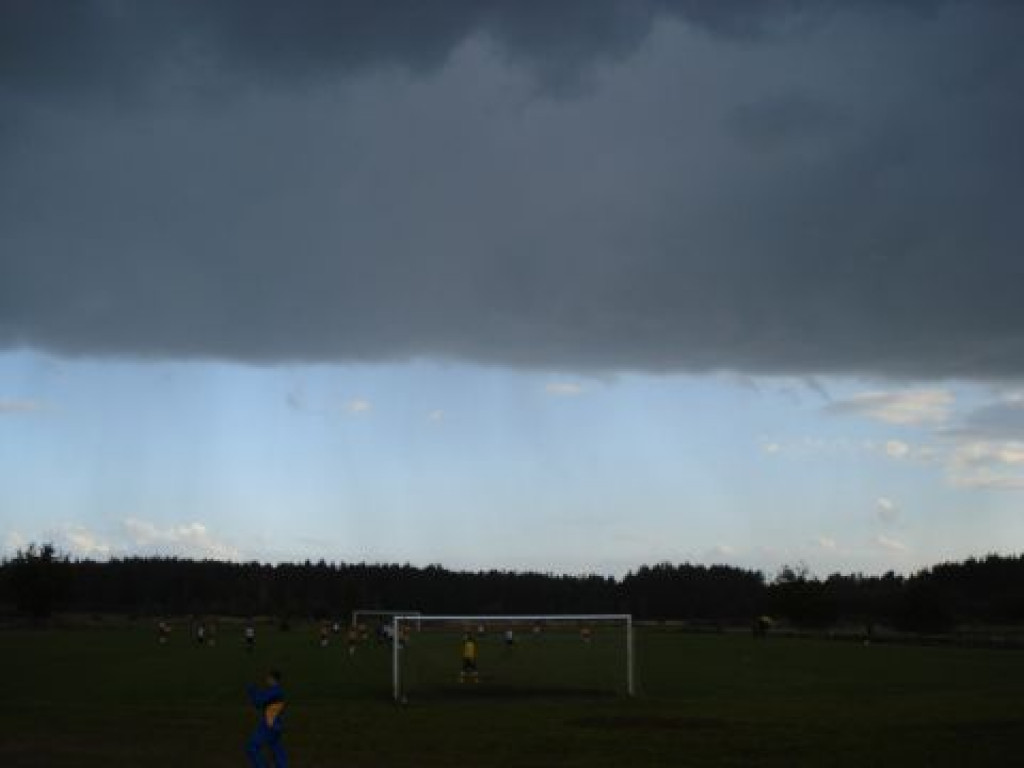 Ciemne chmury zebrały się nad Tereszpolem...