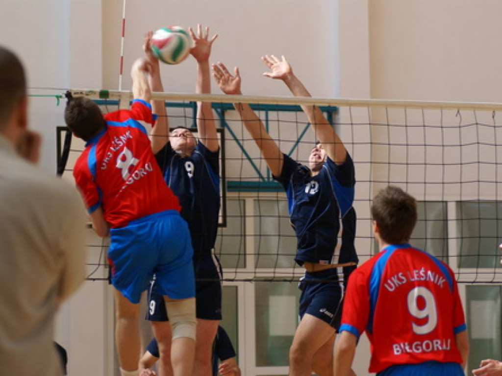 Siatkarze z LEŚNIKA BRĄZOWYMI MEDALISTAMI finałów wojewódzkiej licealiady