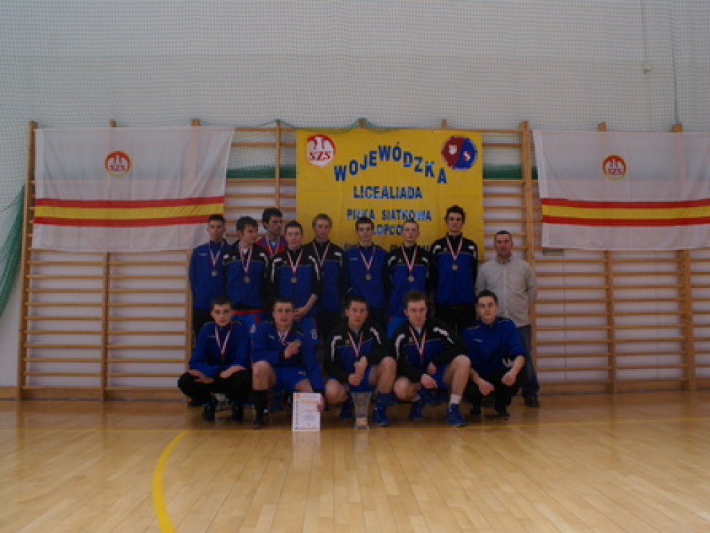 Siatkarze z LEŚNIKA BRĄZOWYMI MEDALISTAMI finałów wojewódzkiej licealiady