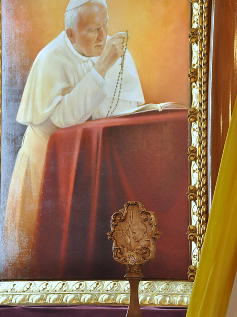 Kolejna biłgorajska świątynia ma relikwie Jana Pawła II (FOTO)