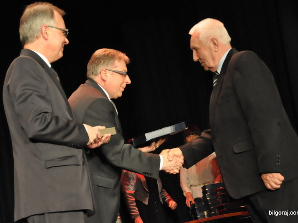 Burmistrz nagrodził najlepszych sportowców i działaczy kultury