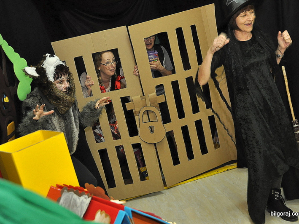 Jaś i Małgosia, czyli rodzice i nauczyciele dzieciom (FOTO)