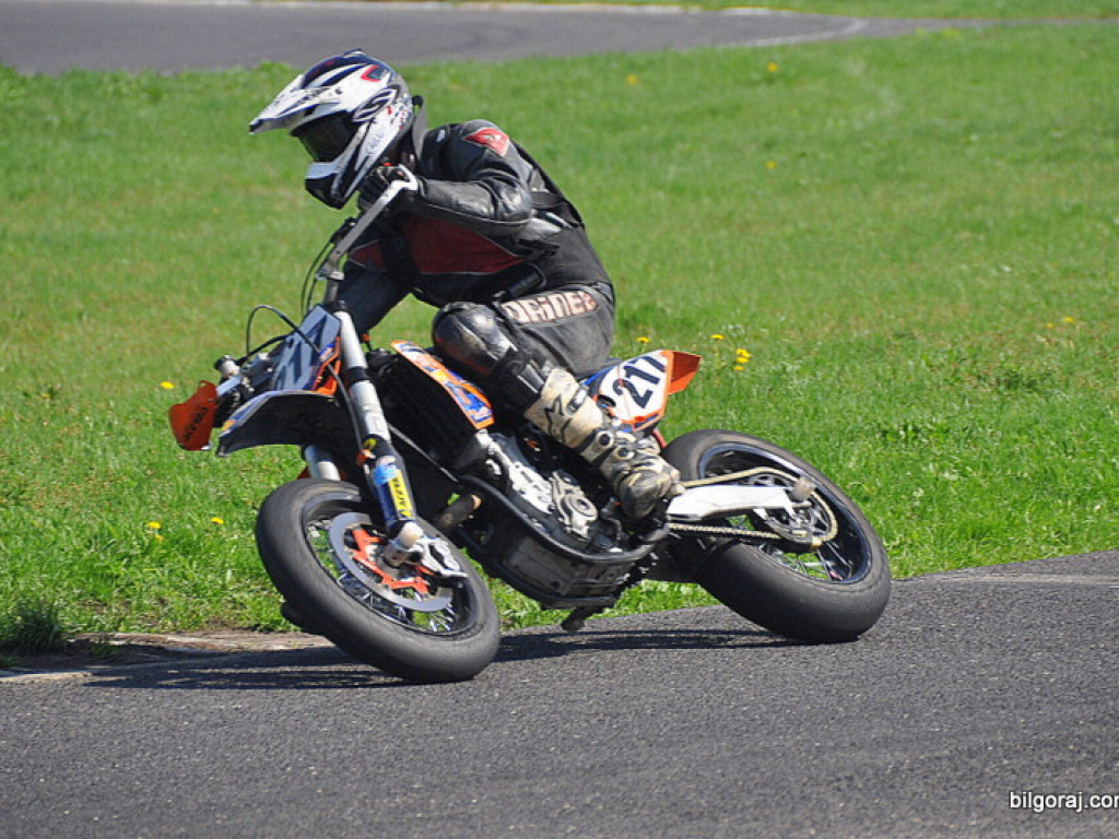 Biłgoraj Moto Majówka 2013: Zientarski i wyścigi motocyklowe (FOTO, VIDEO, WYNIKI)