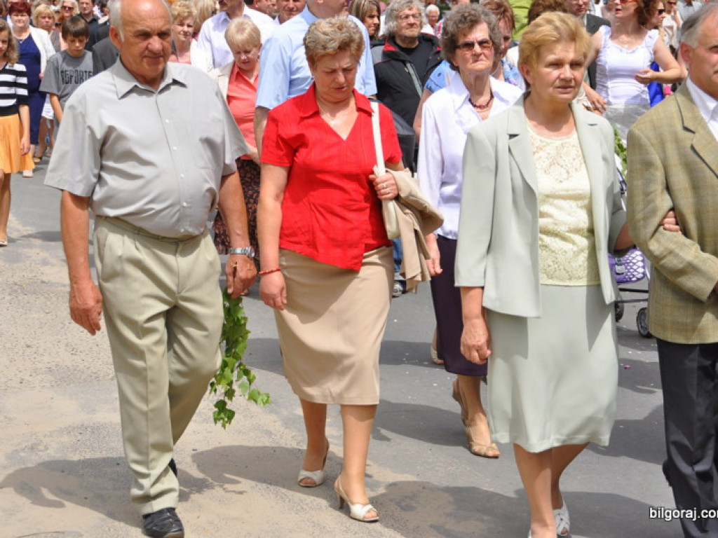 Biłgorajanie manifestują swą wiarę. Tysiące ludzi na procesjach Bożego Ciała (FOTO, VIDEO)