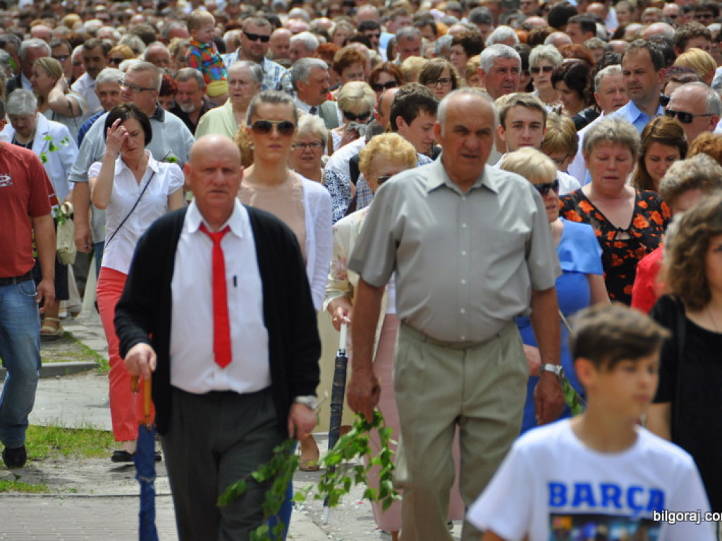 Biłgorajanie manifestują swą wiarę. Tysiące ludzi na procesjach Bożego Ciała (FOTO, VIDEO)