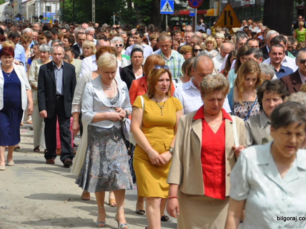 Biłgorajanie manifestują swą wiarę. Tysiące ludzi na procesjach Bożego Ciała (FOTO, VIDEO)