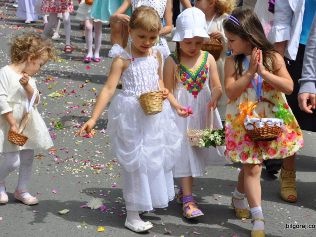 Biłgorajanie manifestują swą wiarę. Tysiące ludzi na procesjach Bożego Ciała (FOTO, VIDEO)