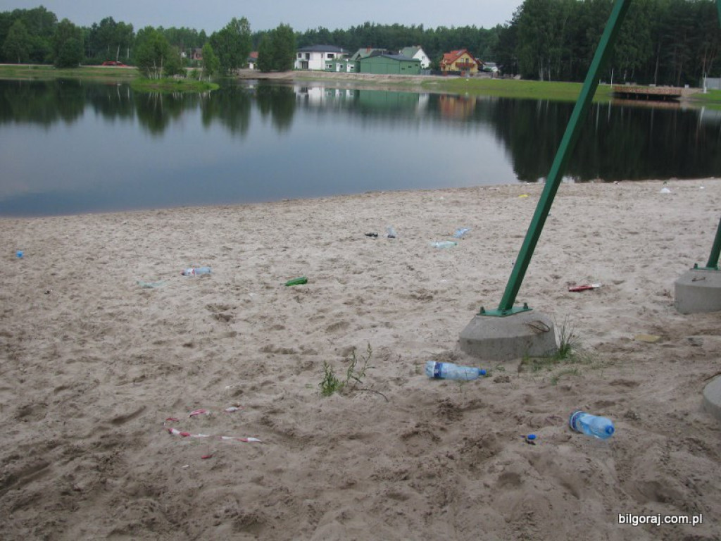Jeszcze nie otwarty, a już zaśmiecony