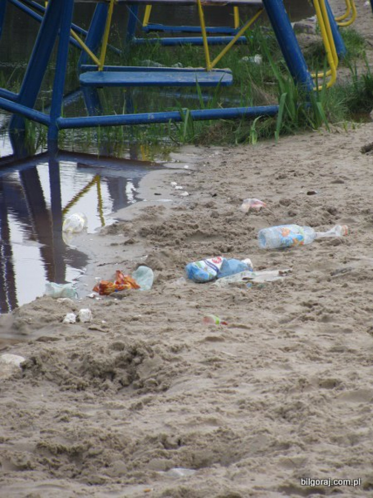 Jeszcze nie otwarty, a już zaśmiecony