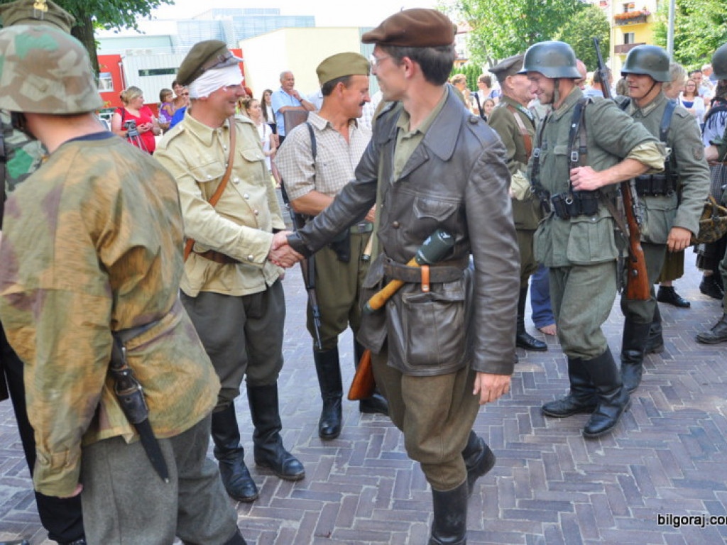 Inscenizacja w rocznicę mordu - zobacz FOTORELACJĘ