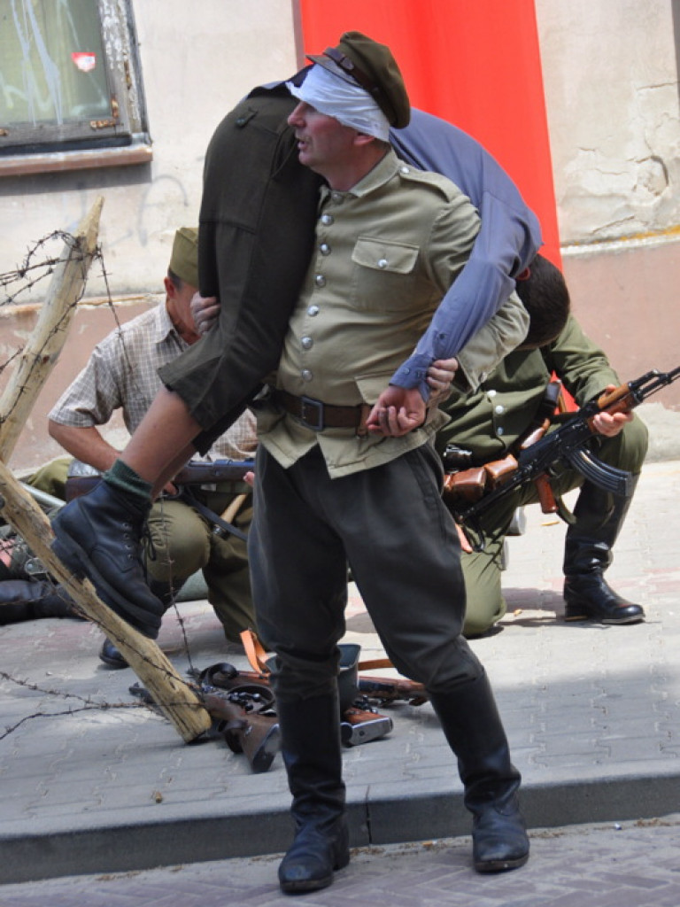 Inscenizacja w rocznicę mordu - zobacz FOTORELACJĘ