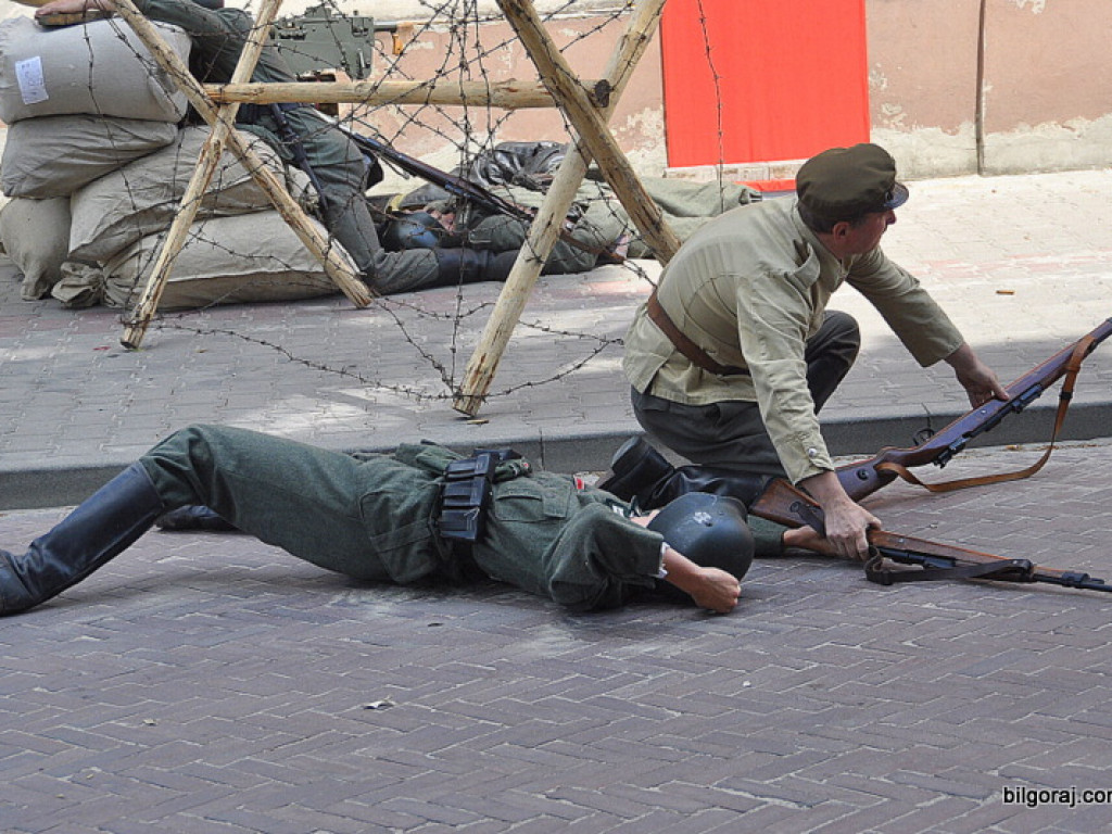 Inscenizacja w rocznicę mordu - zobacz FOTORELACJĘ