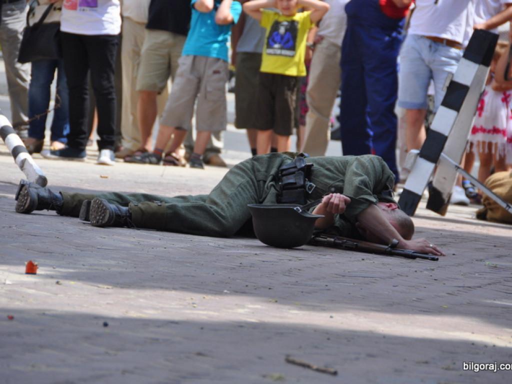 Inscenizacja w rocznicę mordu - zobacz FOTORELACJĘ