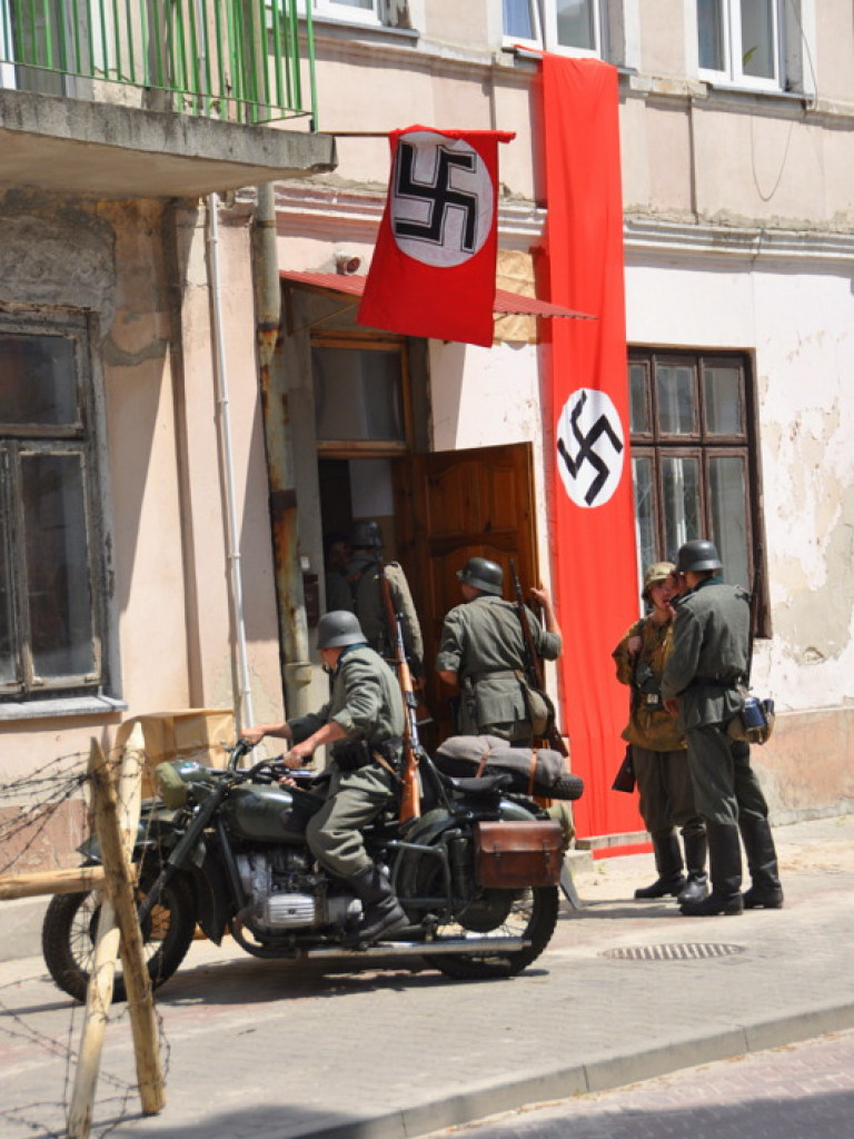 Inscenizacja w rocznicę mordu - zobacz FOTORELACJĘ