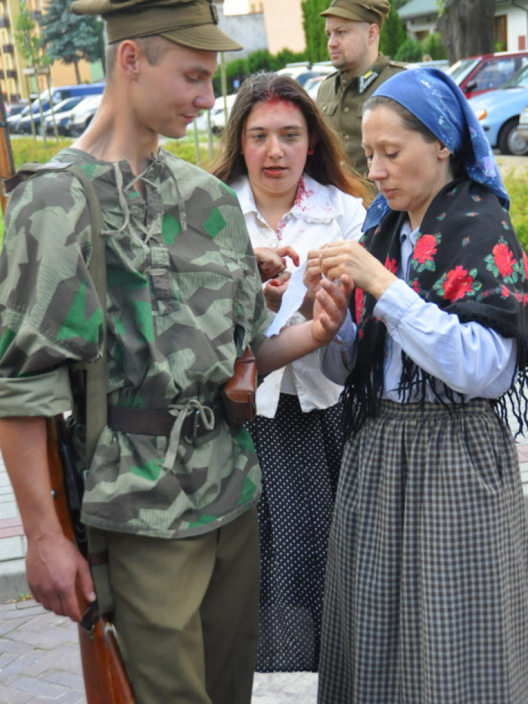 Inscenizacja w rocznicę mordu - zobacz FOTORELACJĘ