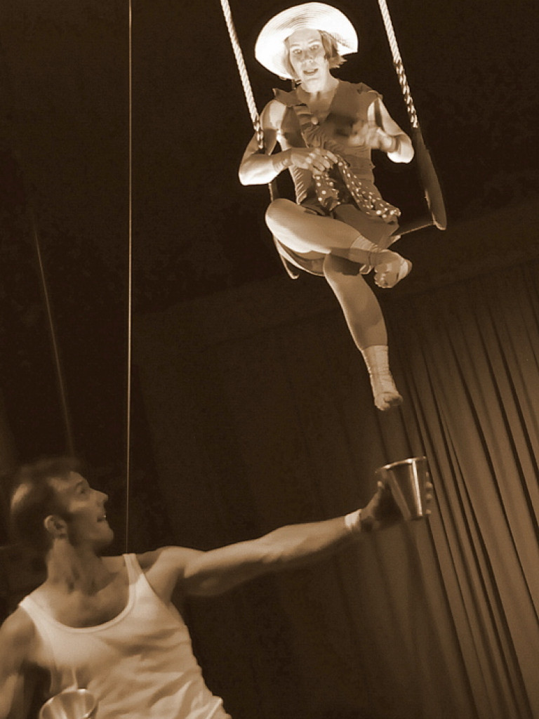 Spektakl nowocyrkowej trupy Pandoras Circus (FOTO)