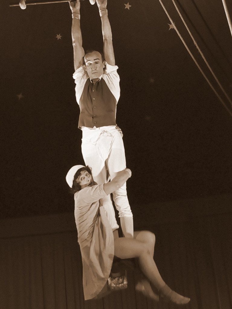 Spektakl nowocyrkowej trupy Pandoras Circus (FOTO)