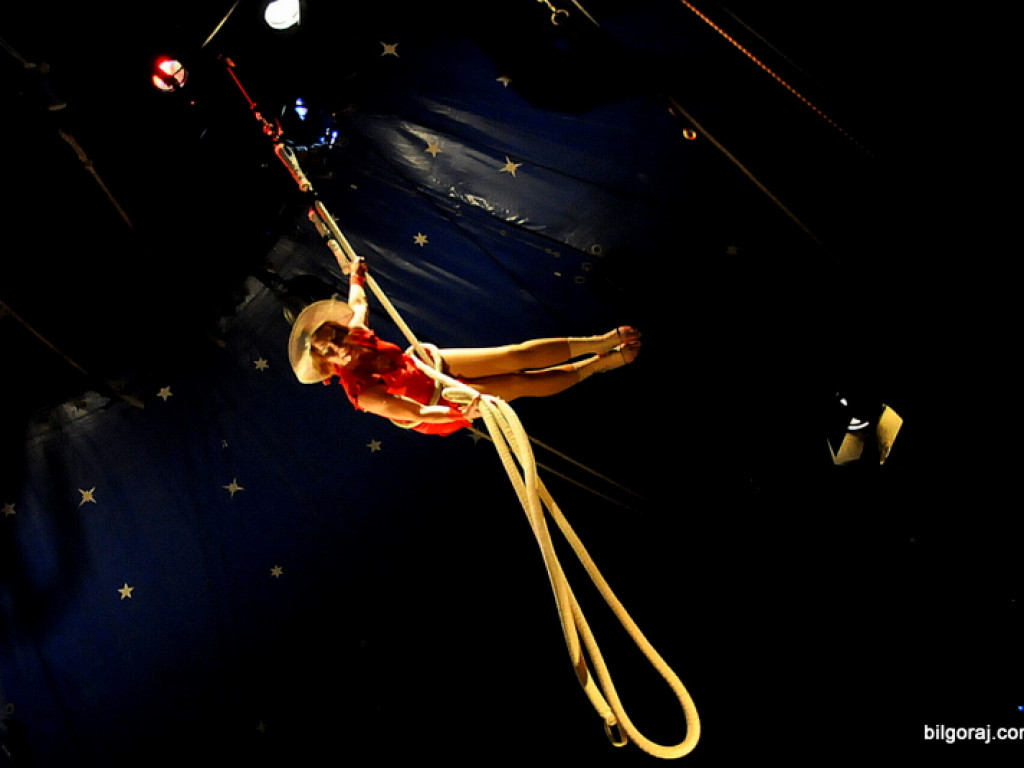 Spektakl nowocyrkowej trupy Pandoras Circus (FOTO)