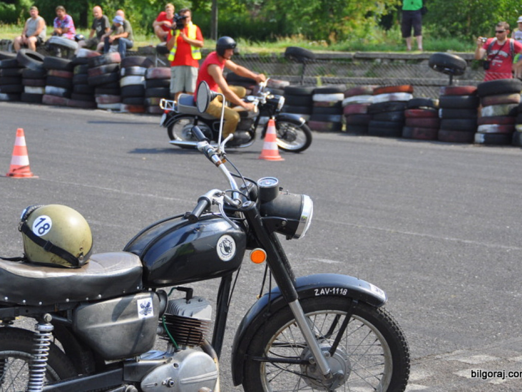 Wyścigi motocykli zabytkowych - Biłgoraj 2013 (FOTO)
