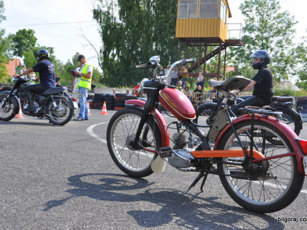 Wyścigi motocykli zabytkowych - Biłgoraj 2013 (FOTO)