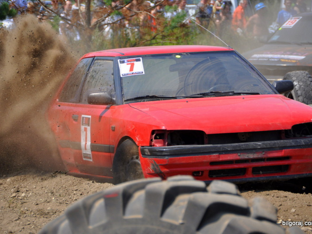 Wyścigi złomów po raz drugi (FOTO)